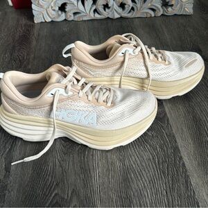 Hoka Bondi 8 - PERFECT condition!!